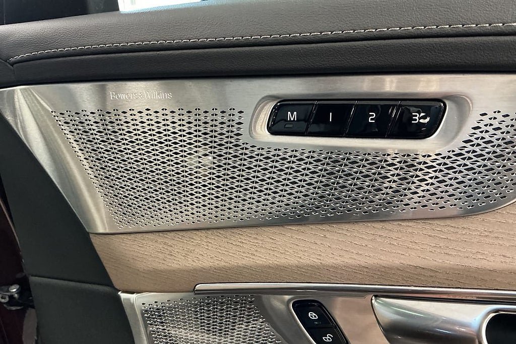 Vehicle Image 26