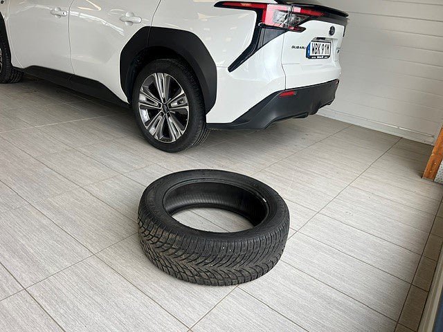 Vehicle Image 11
