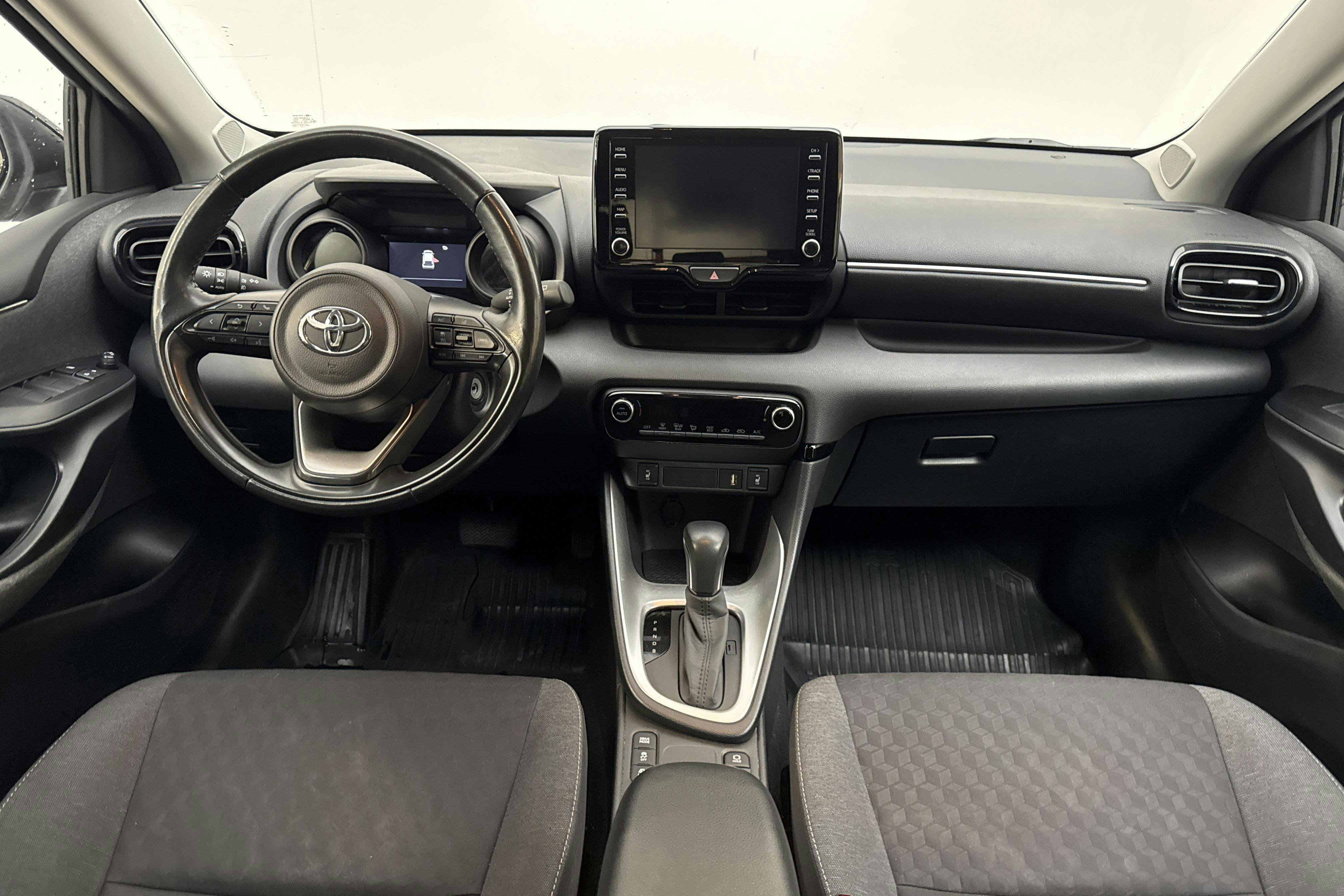 Vehicle Image 6