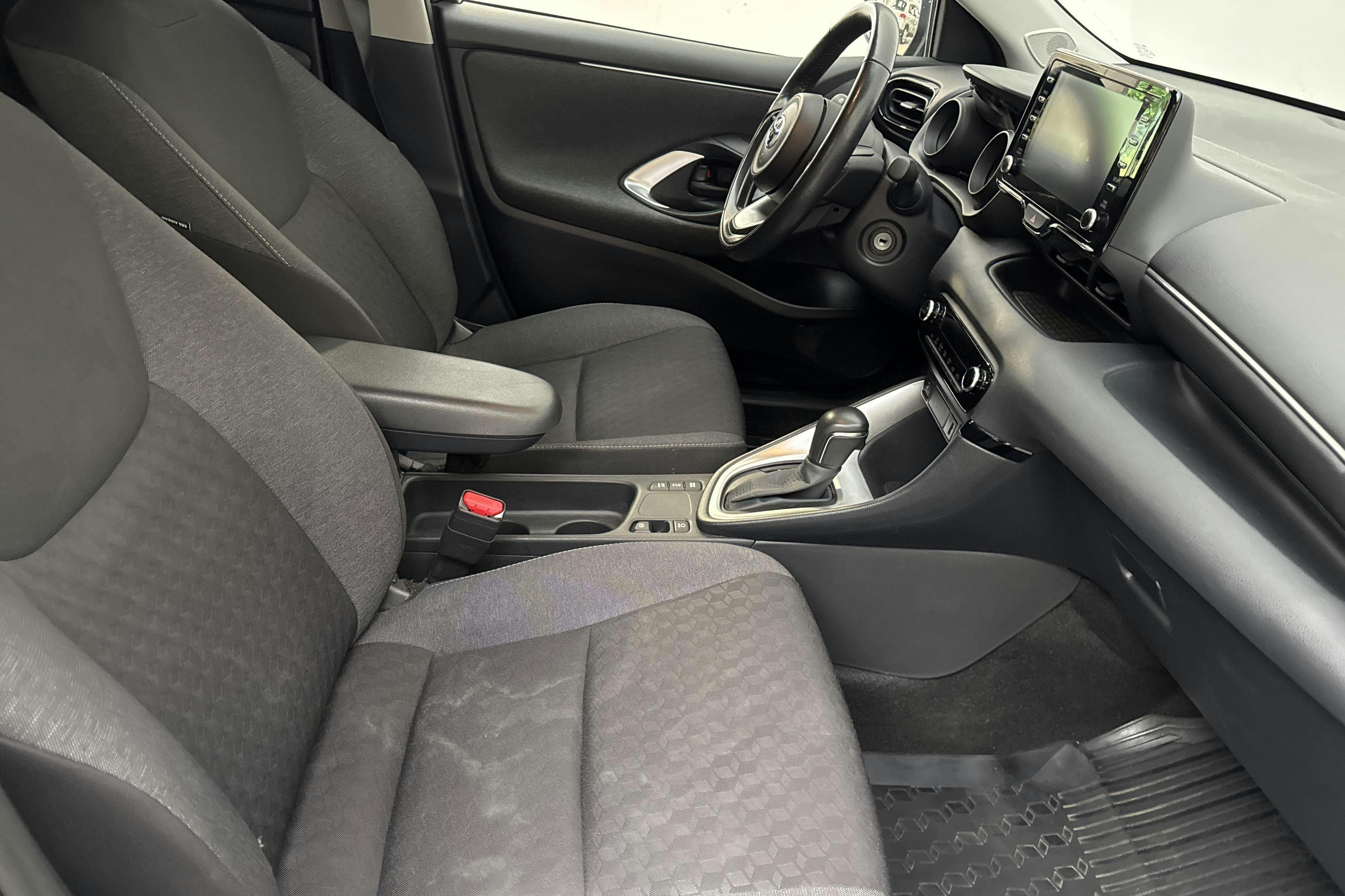 Vehicle Image 7