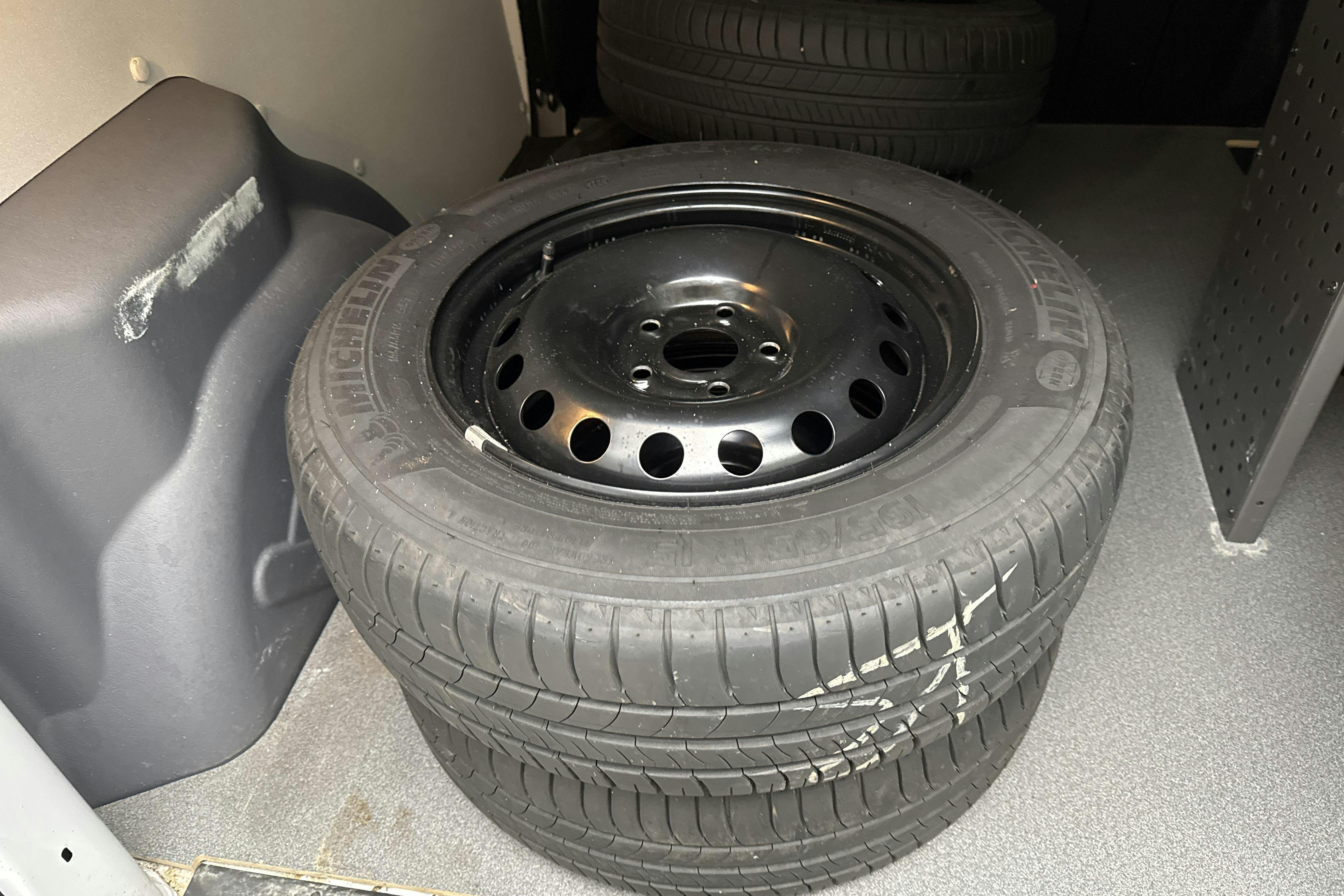 Vehicle Image 11