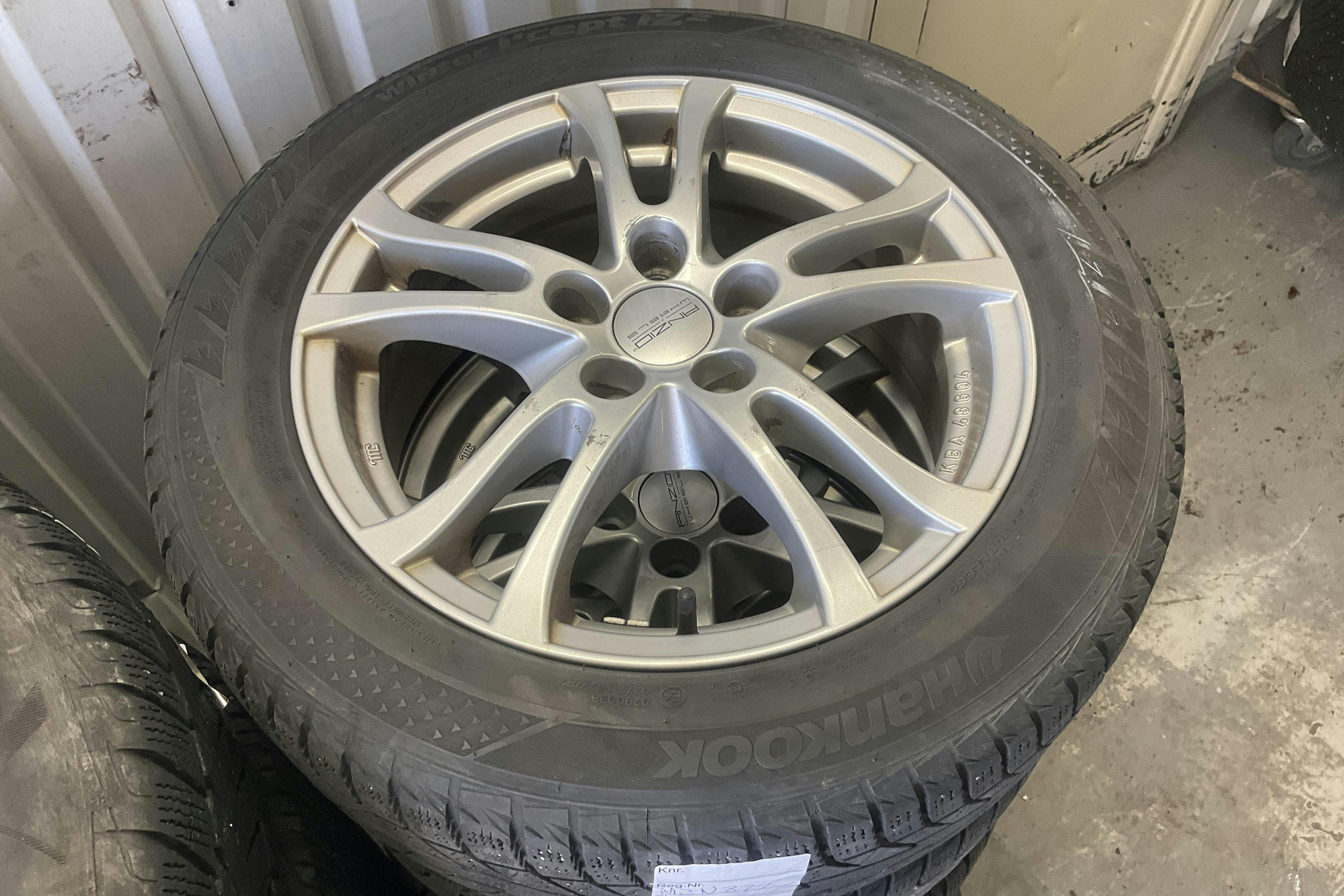 Vehicle Image 12