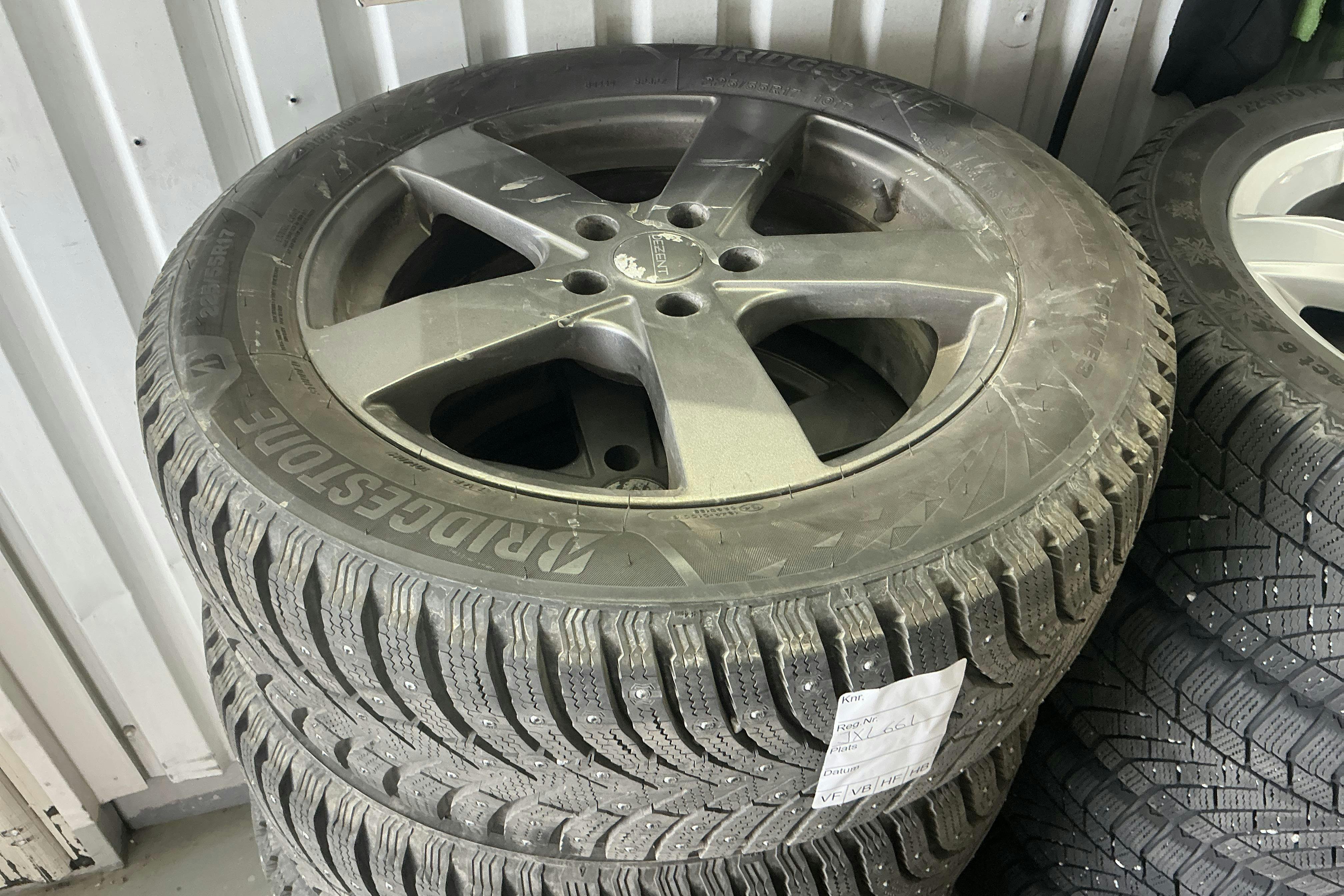 Vehicle Image 13