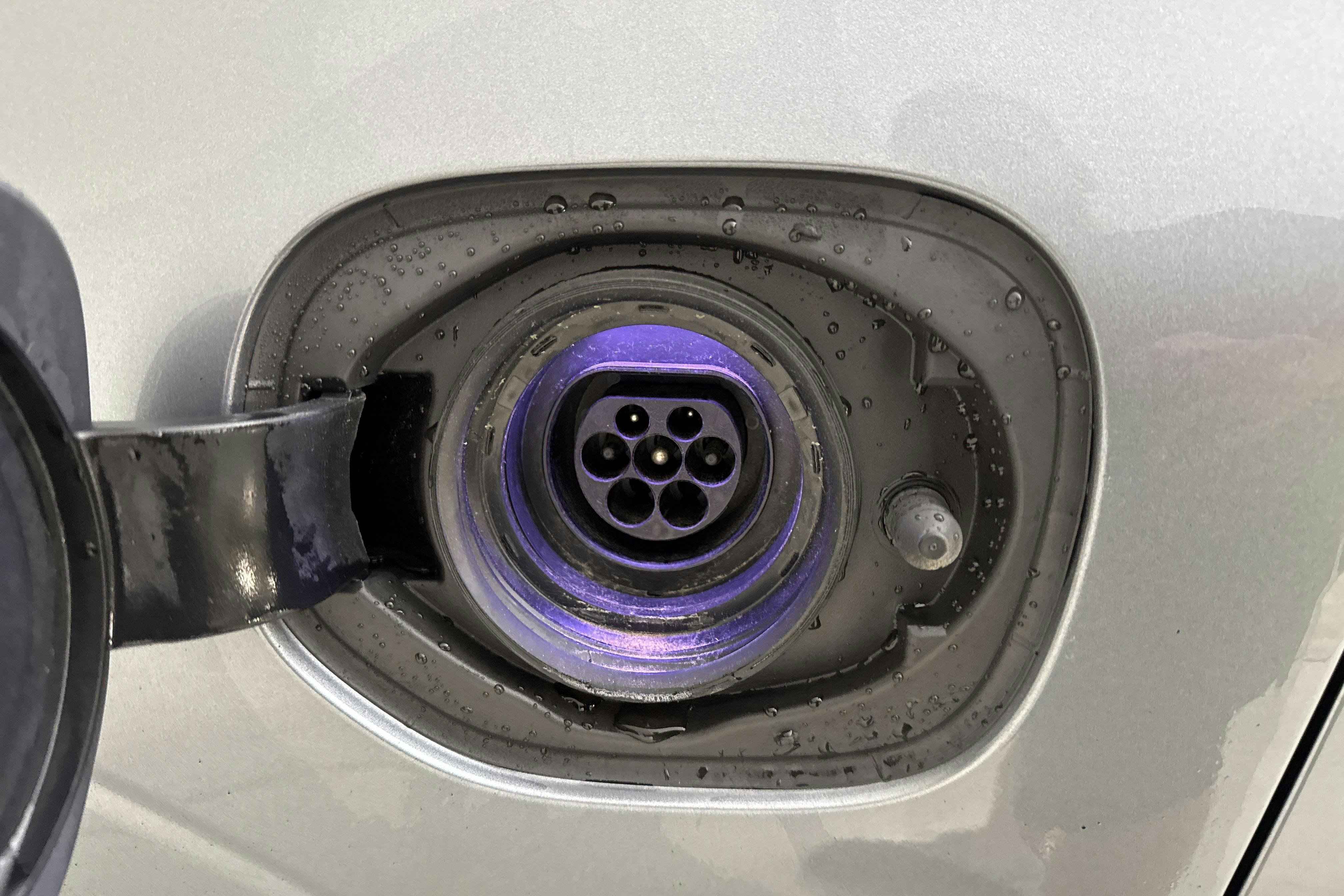 Vehicle Image 16