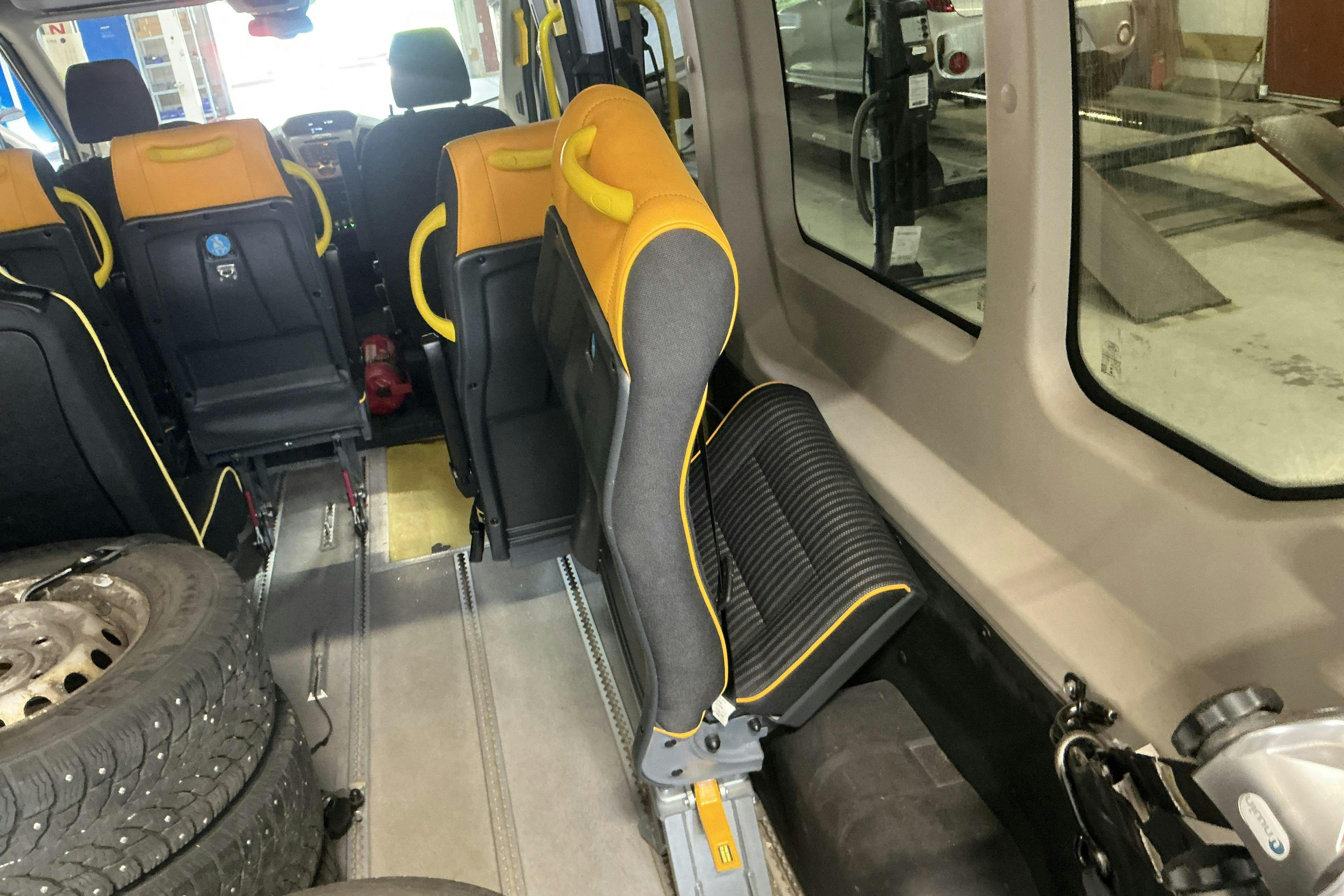 Vehicle Image 14