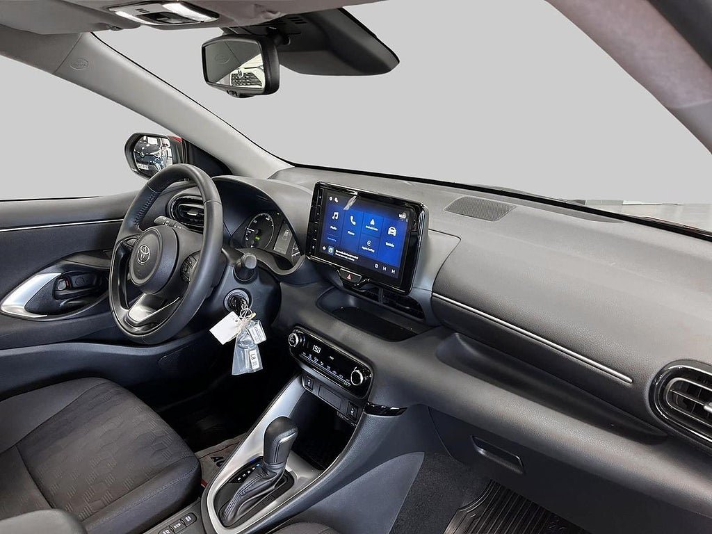 Vehicle Image 9