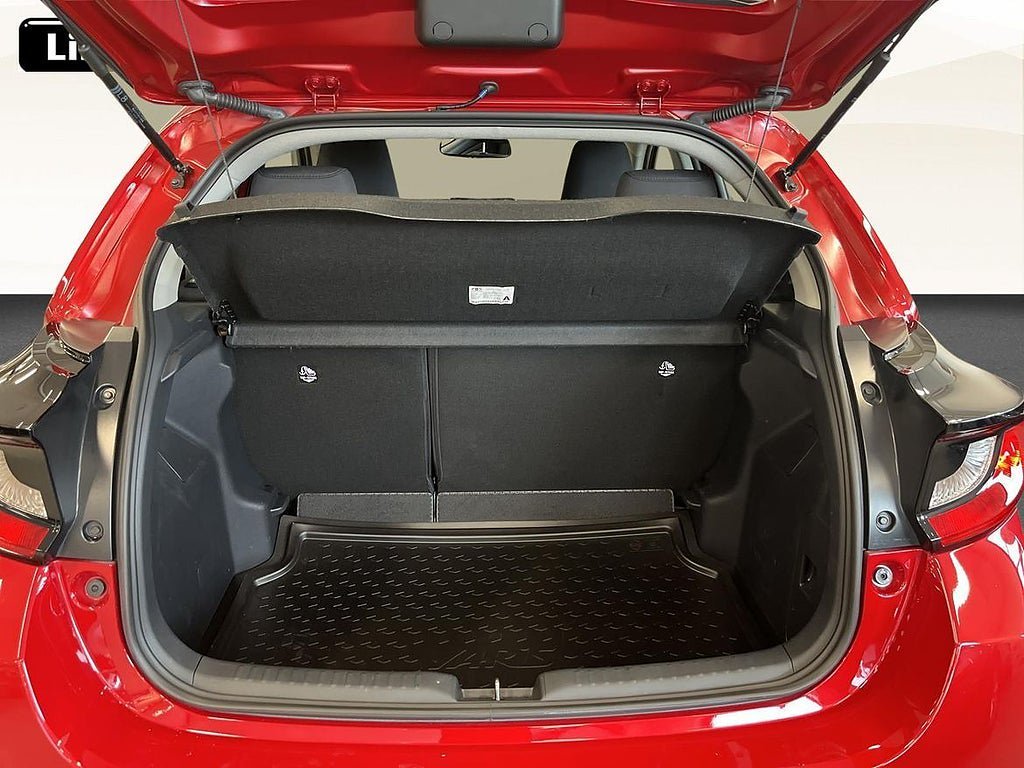 Vehicle Image 12