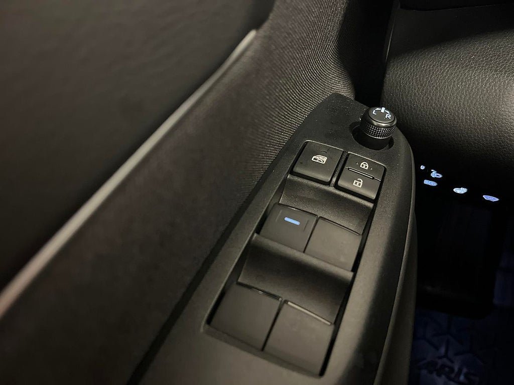 Vehicle Image 23