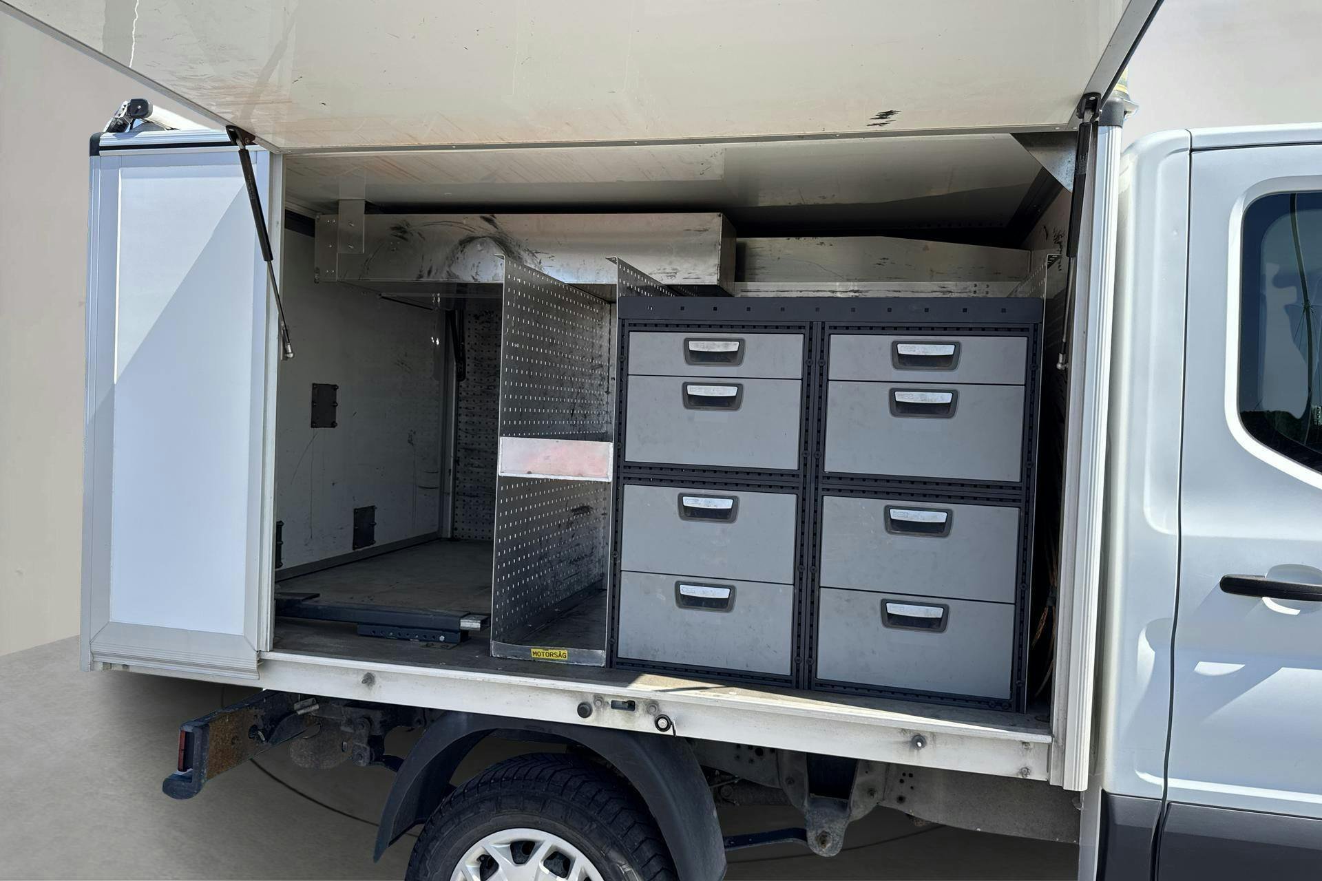 Vehicle Image 12