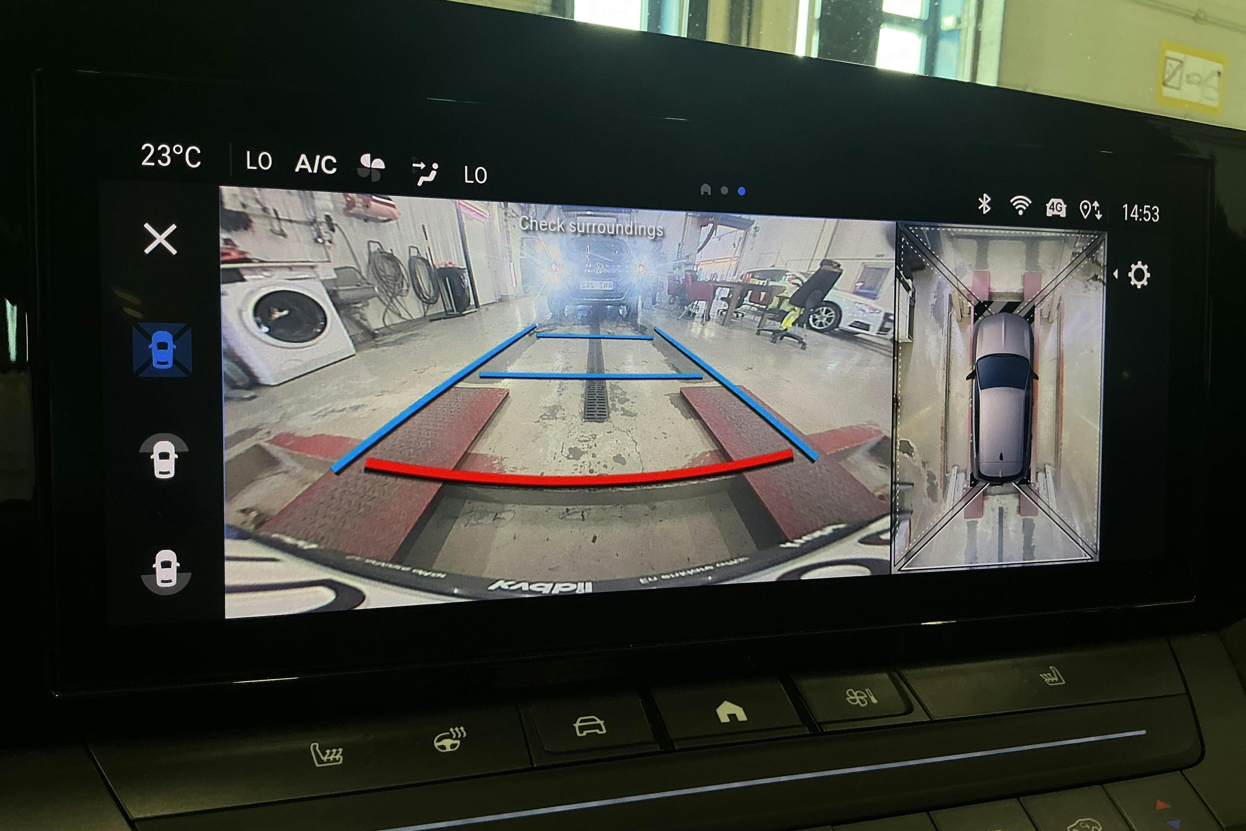 Vehicle Image 11