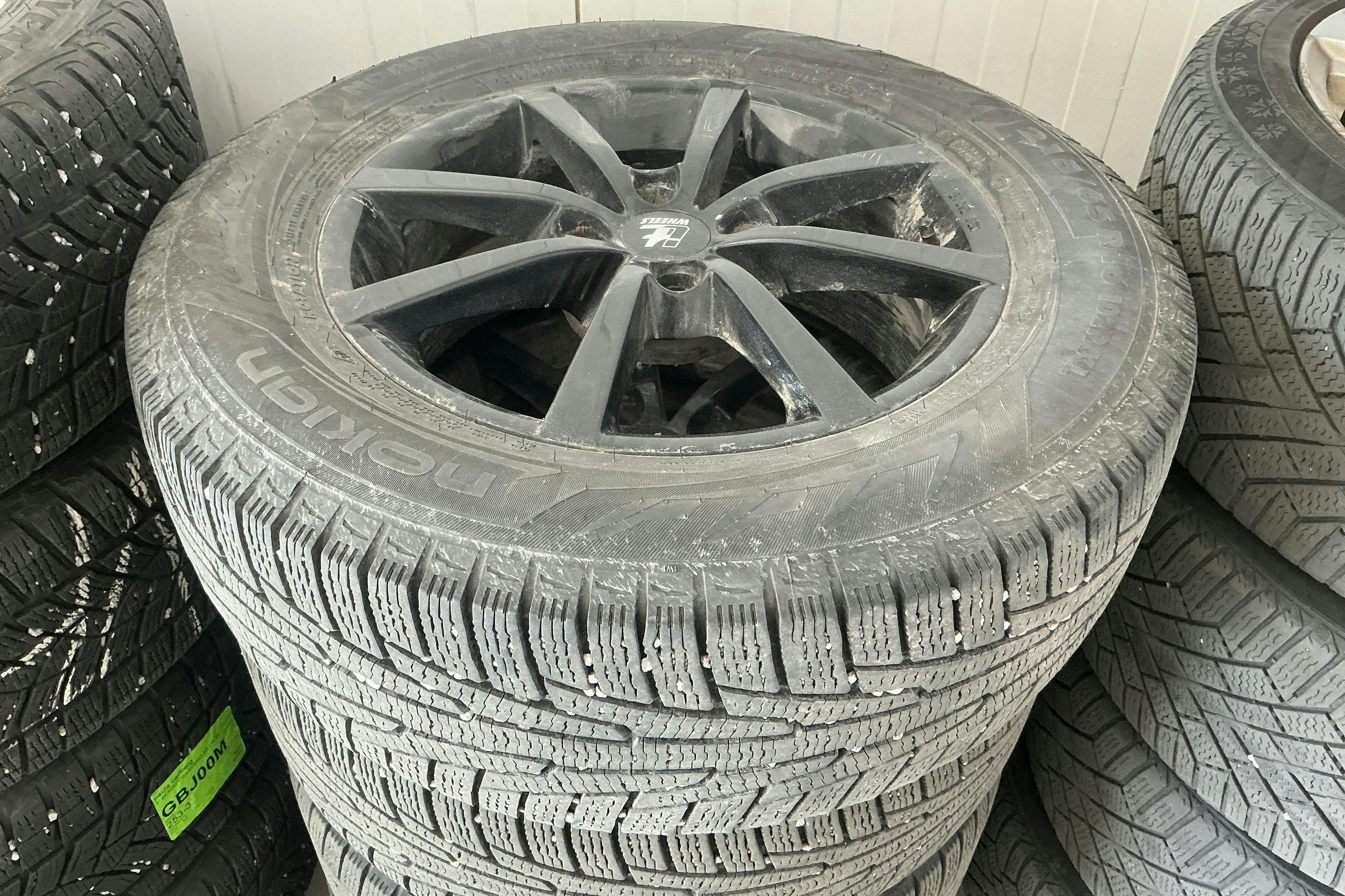 Vehicle Image 16