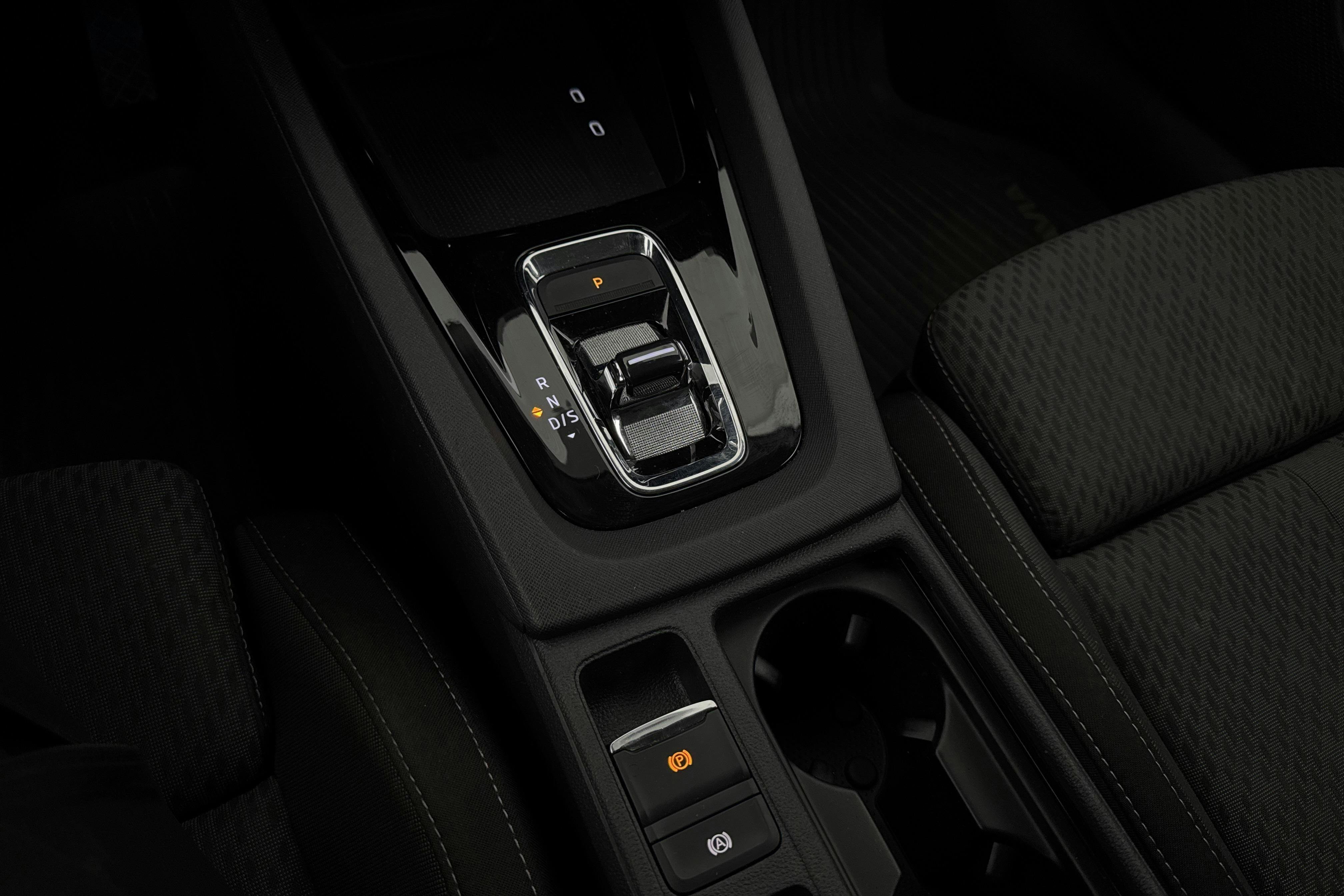 Vehicle Image 15