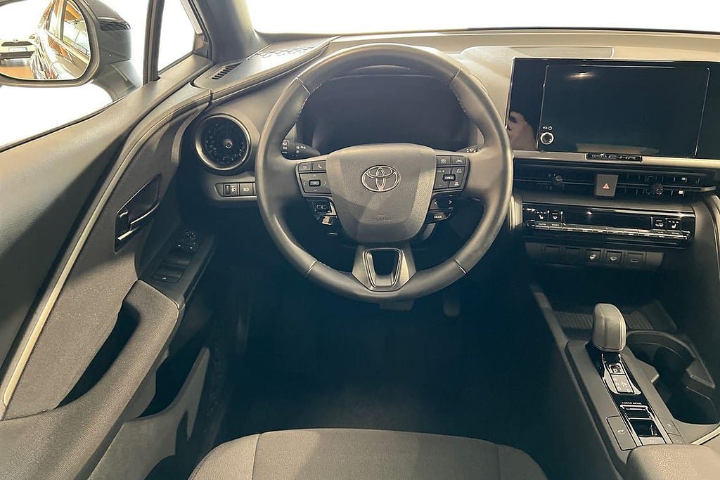 Vehicle Image 11