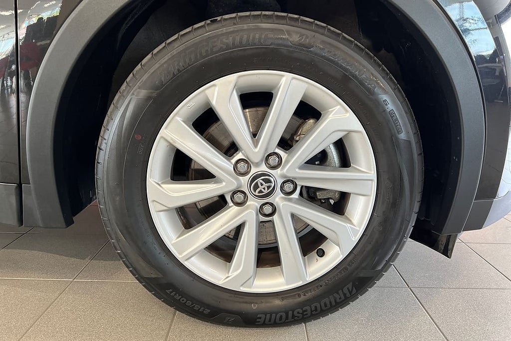 Vehicle Image 17