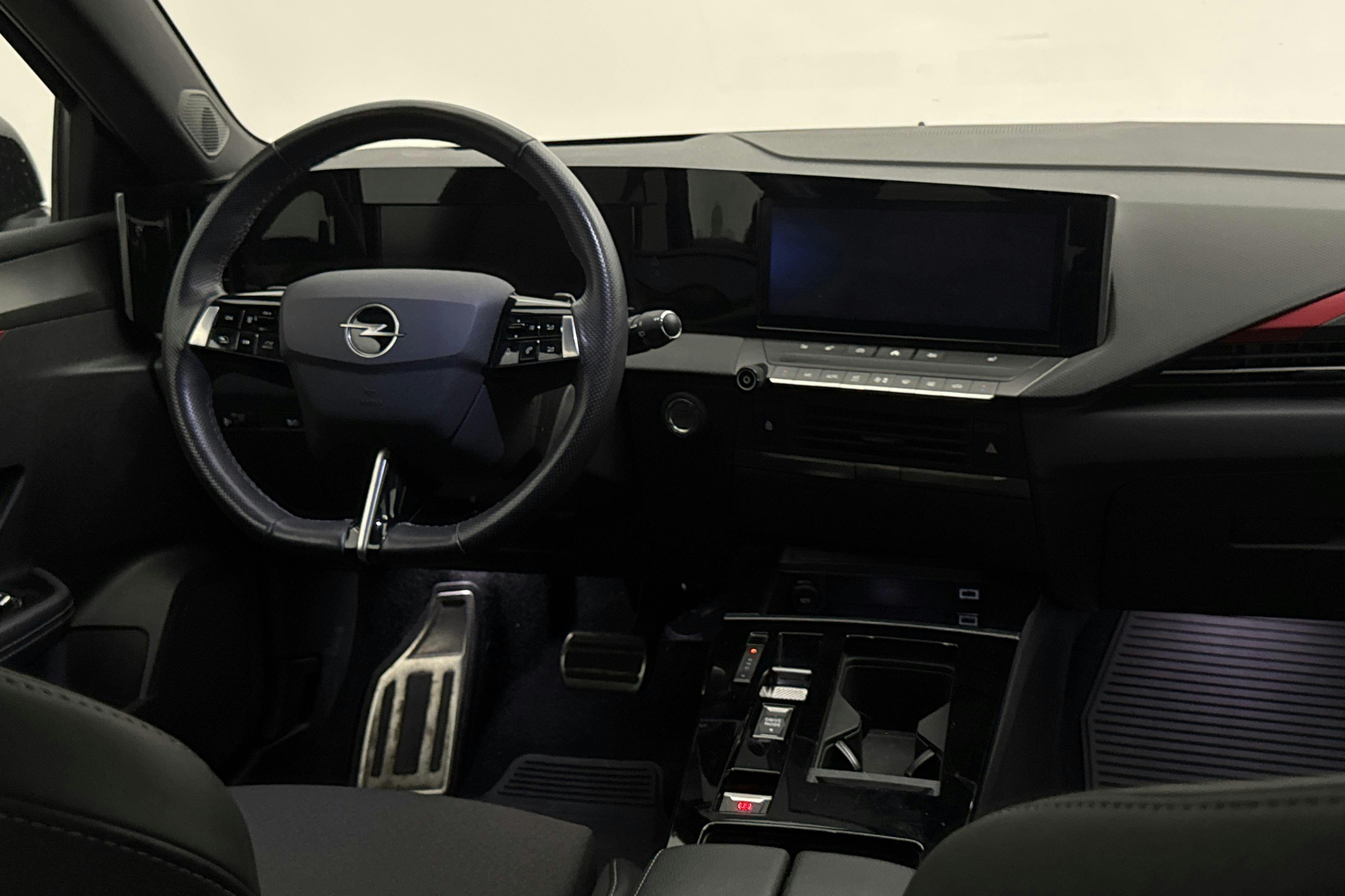 Vehicle Image 16