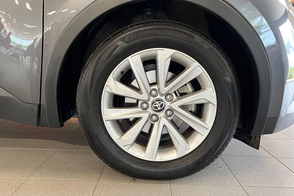 Vehicle Image 17