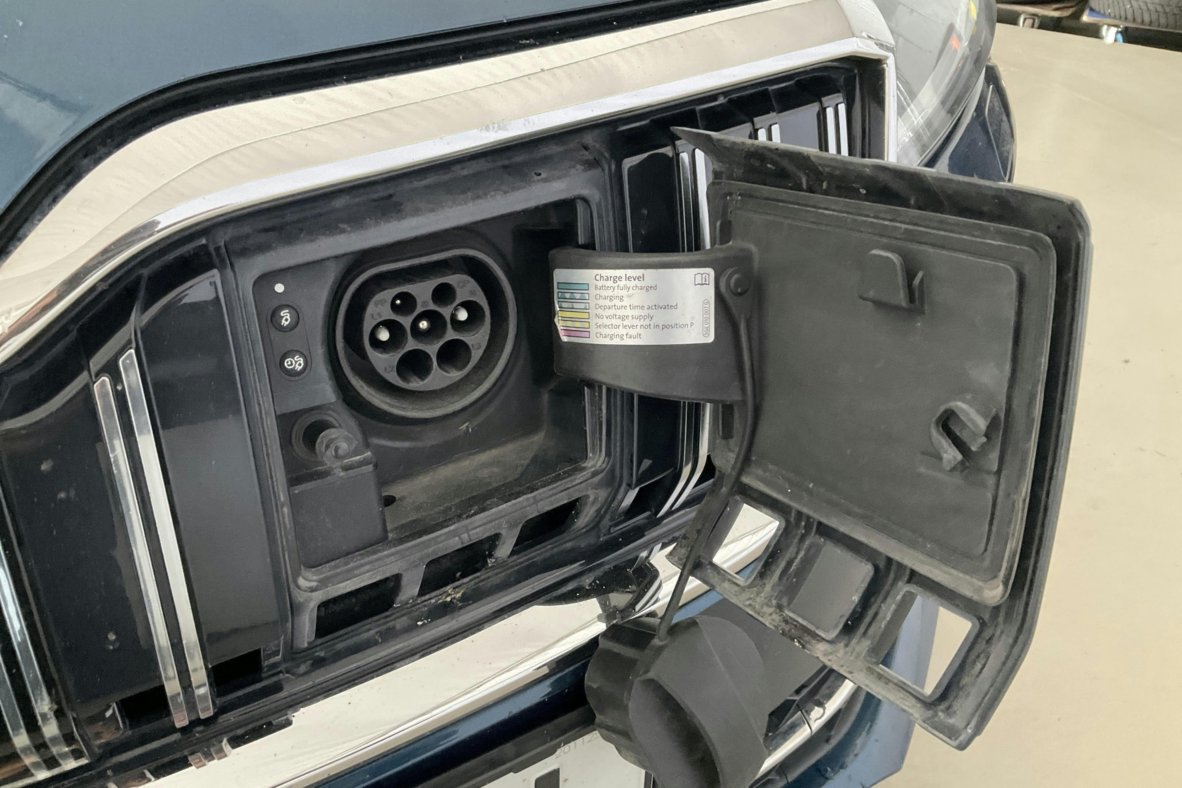 Vehicle Image 16