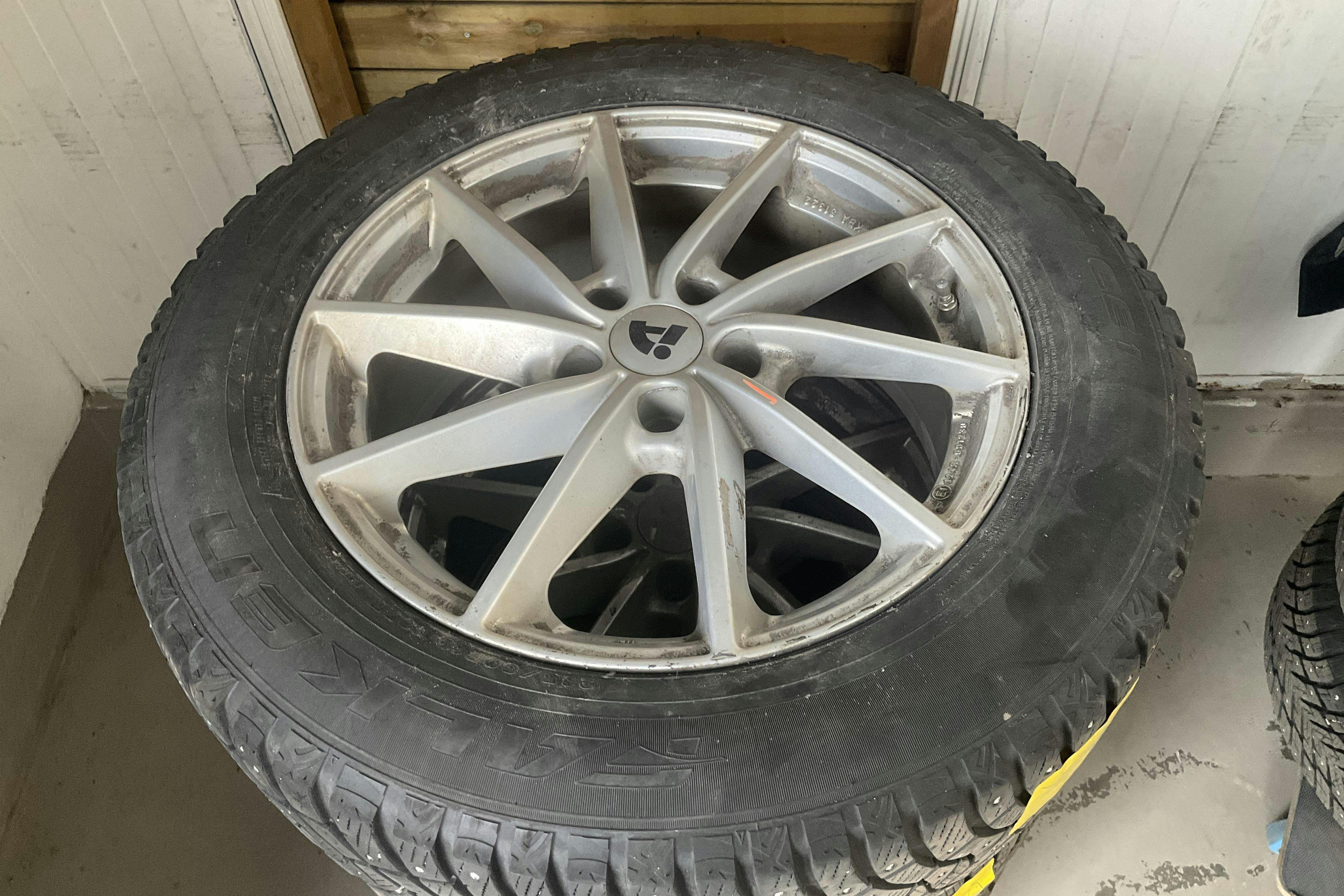 Vehicle Image 23