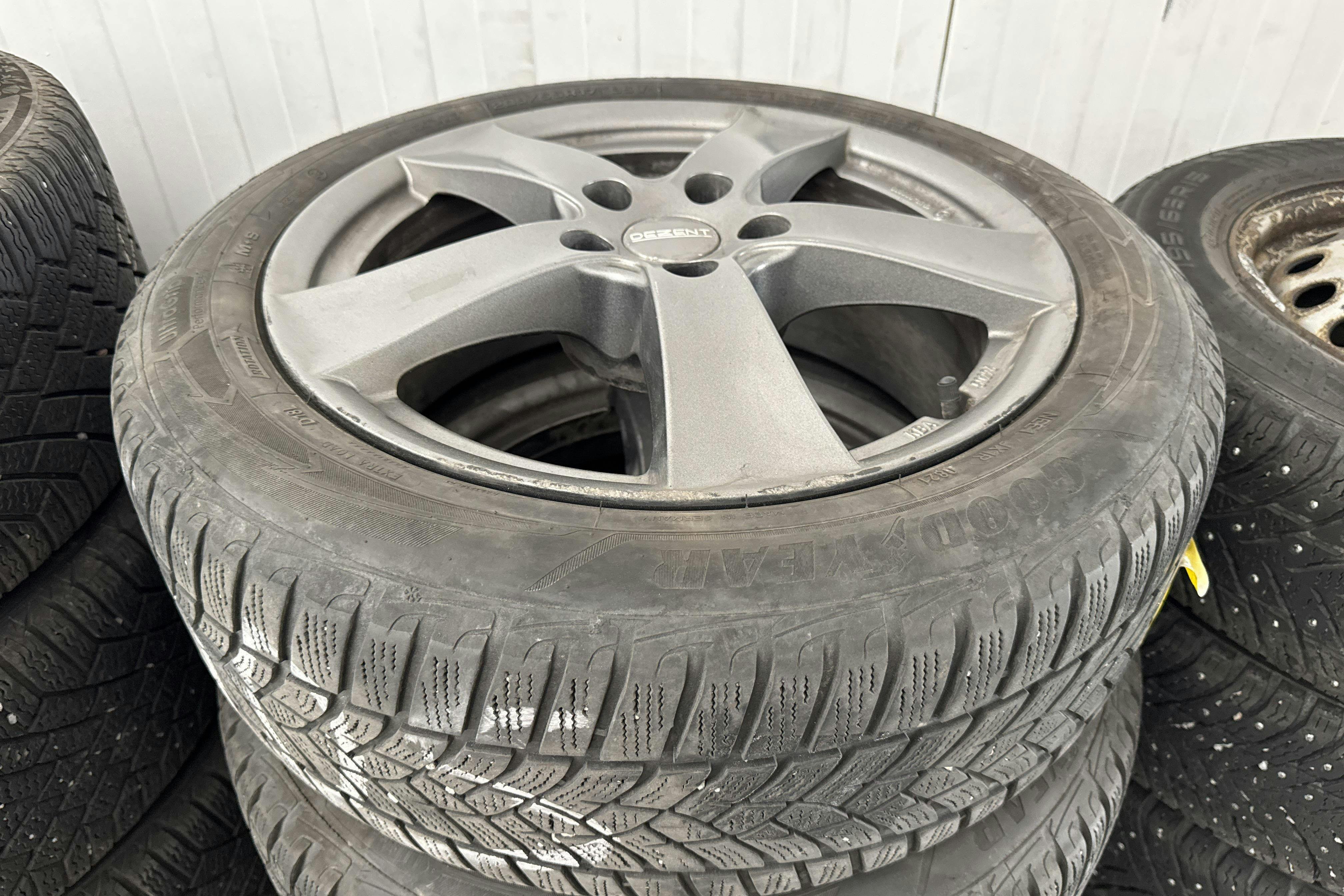 Vehicle Image 19