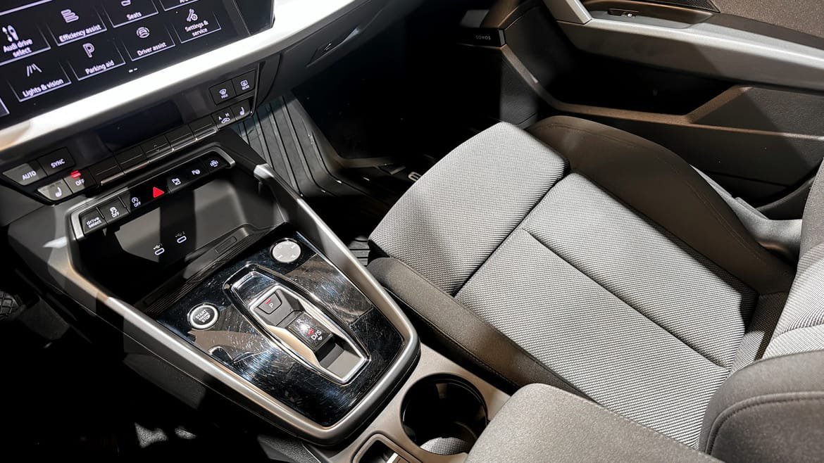 Vehicle Image 15