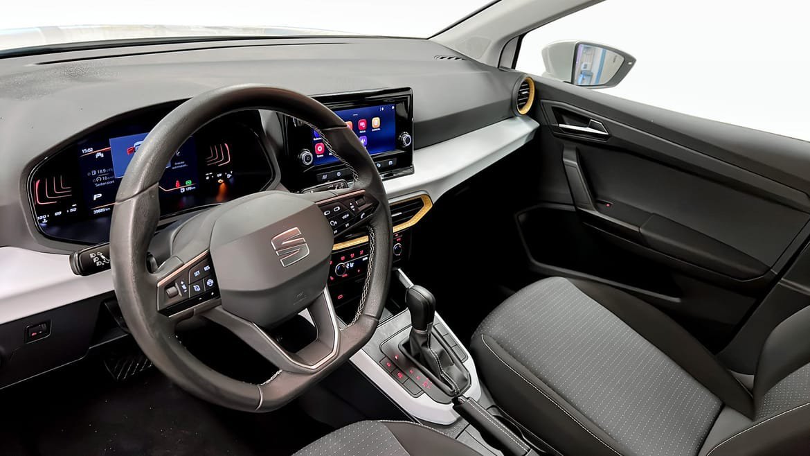 Vehicle Image 7