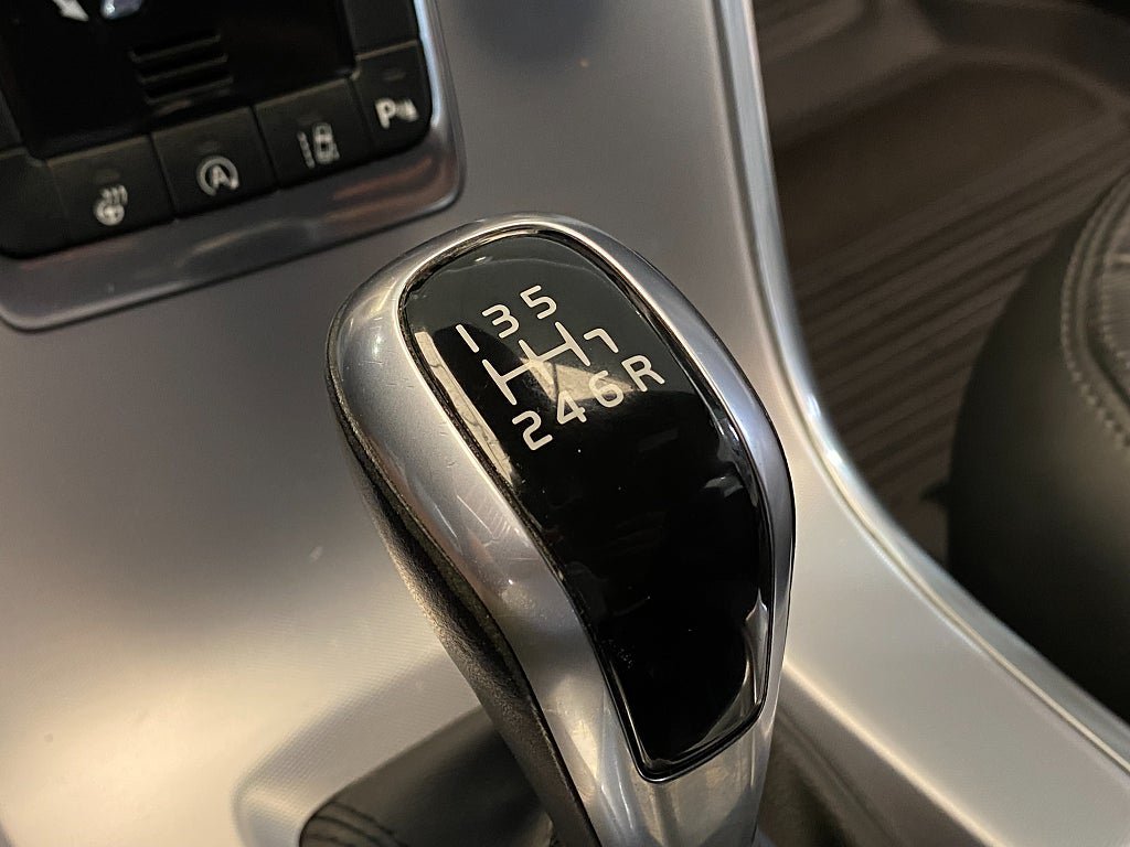 Vehicle Image 52