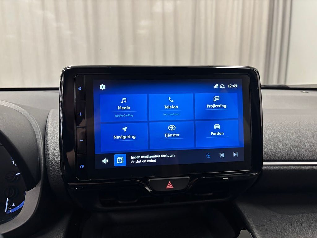Vehicle Image 9