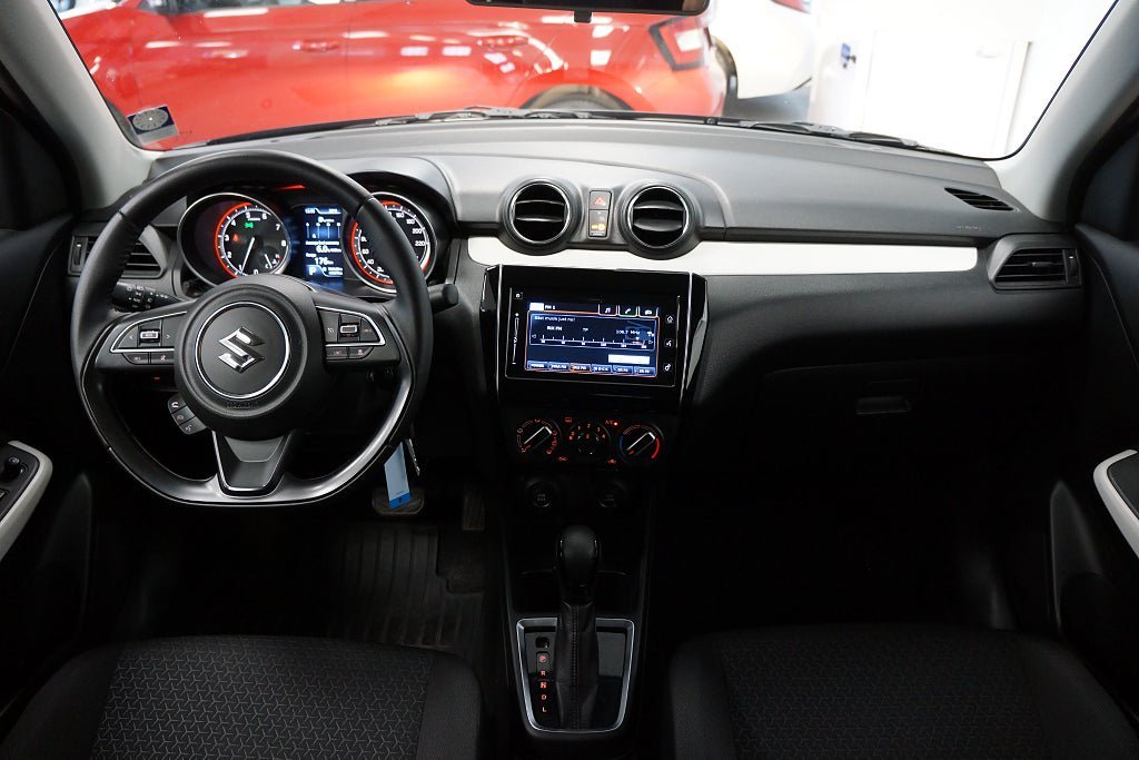 Vehicle Image 8