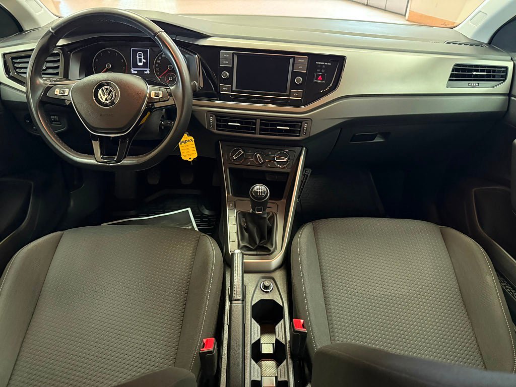 Vehicle Image 16