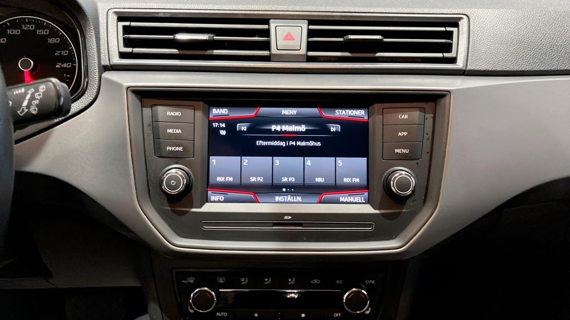 Vehicle Image 9
