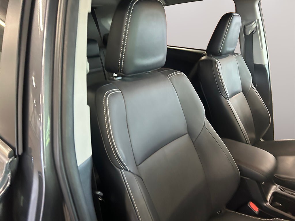 Vehicle Image 14