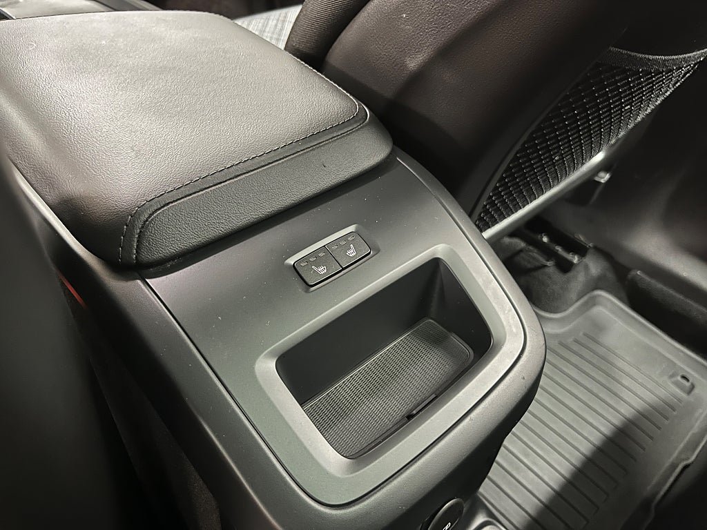 Vehicle Image 22