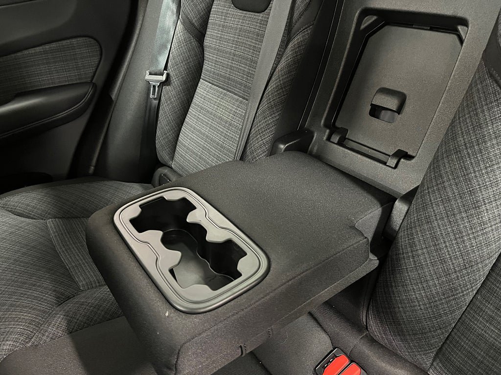 Vehicle Image 23