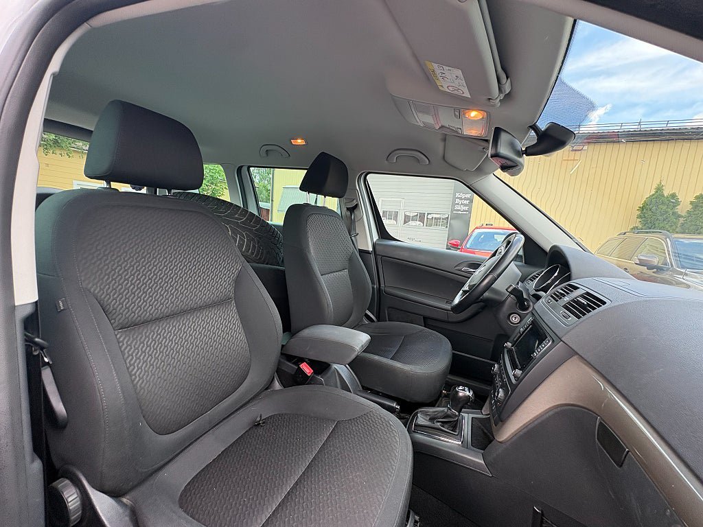Vehicle Image 6