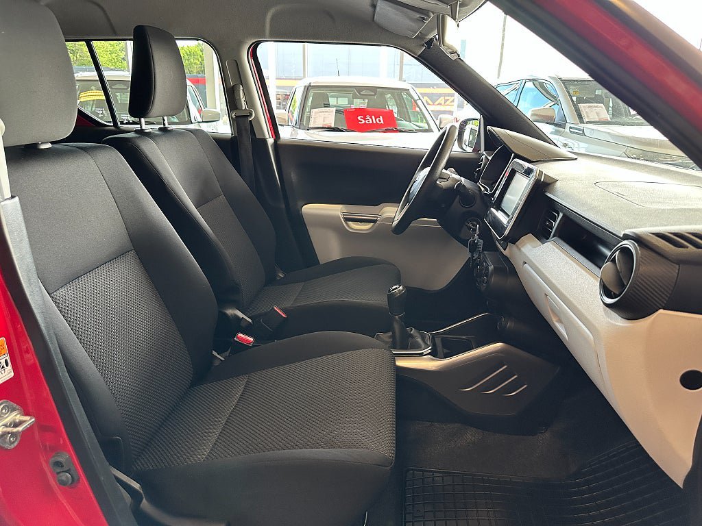 Vehicle Image 12