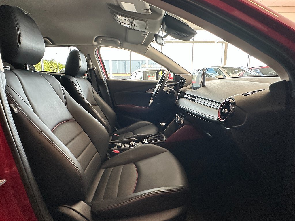 Vehicle Image 11