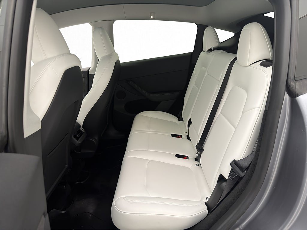 Vehicle Image 31