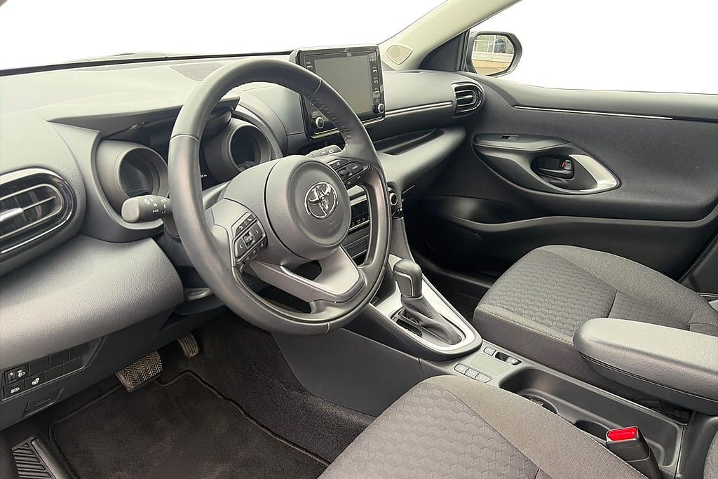 Vehicle Image 11