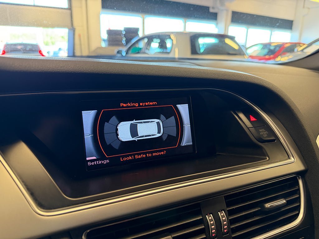 Vehicle Image 14