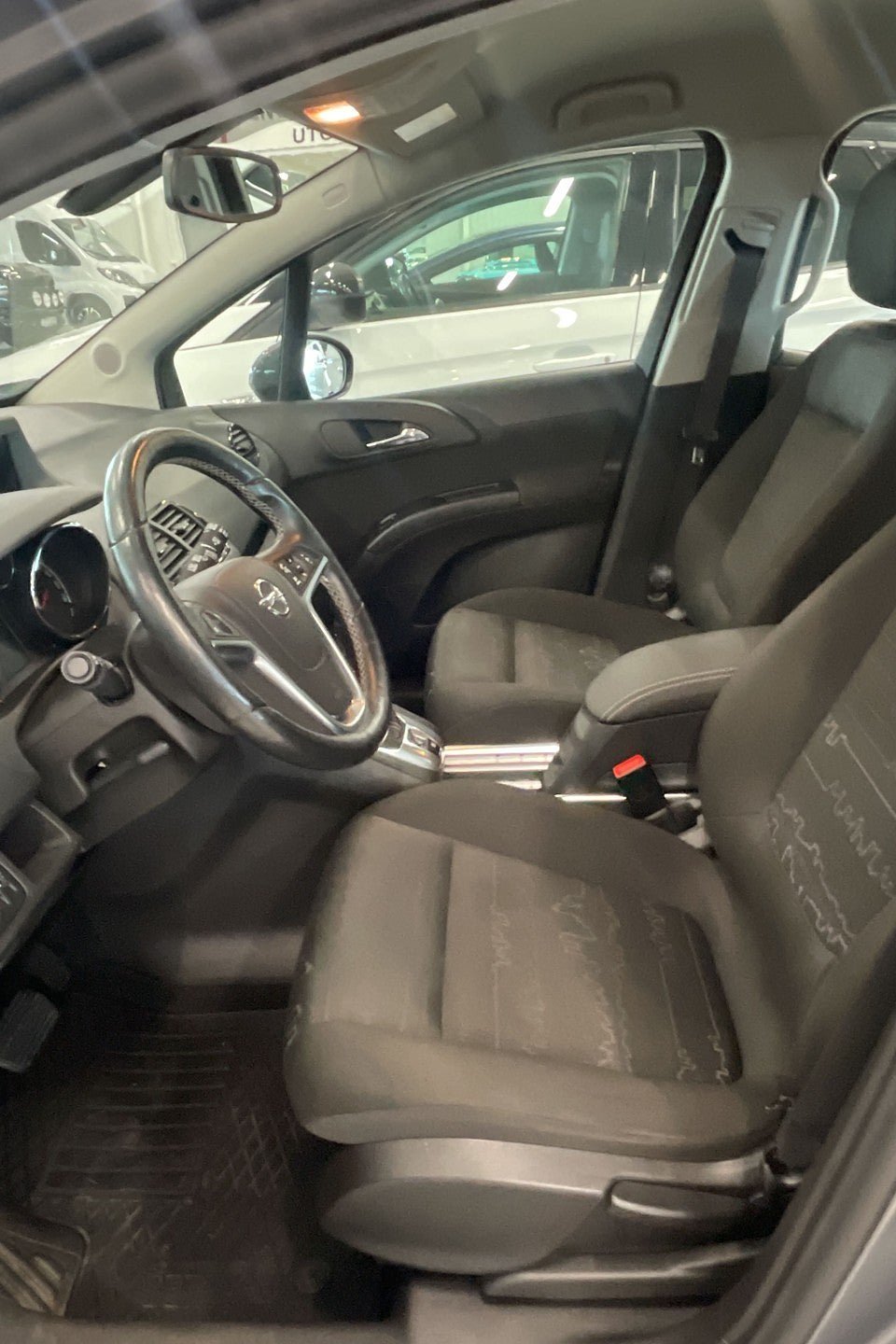 Vehicle Image 16