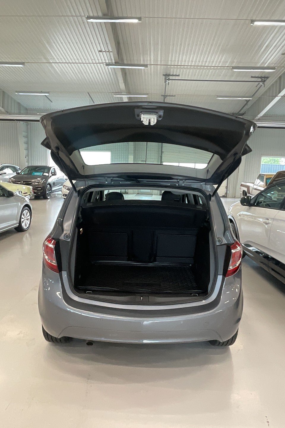 Vehicle Image 20