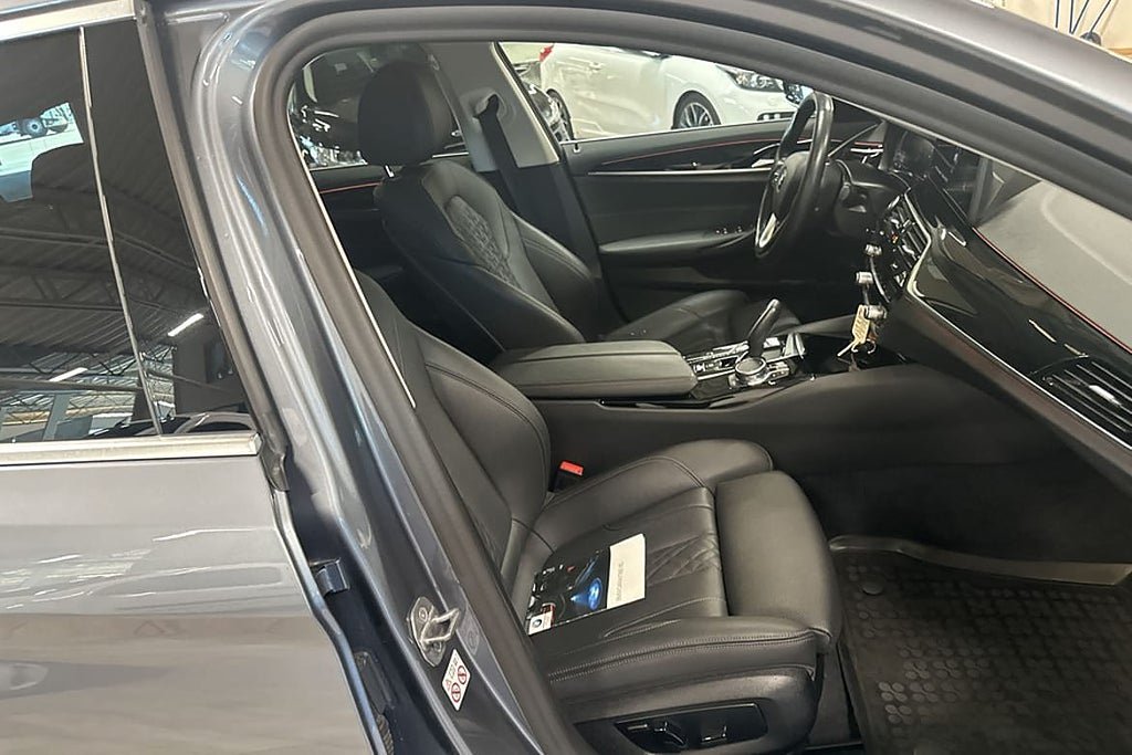 Vehicle Image 18