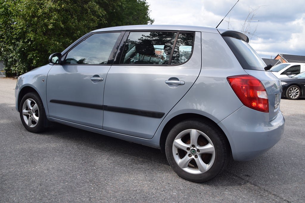 Vehicle Image 6