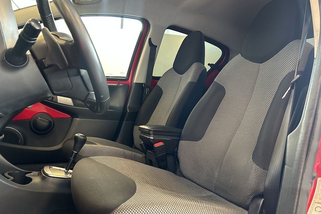 Vehicle Image 13