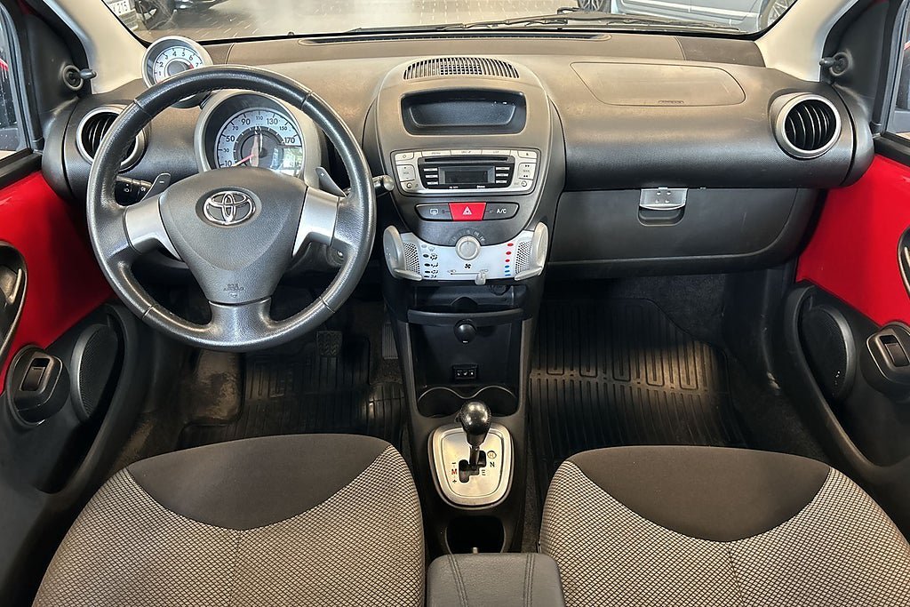 Vehicle Image 14