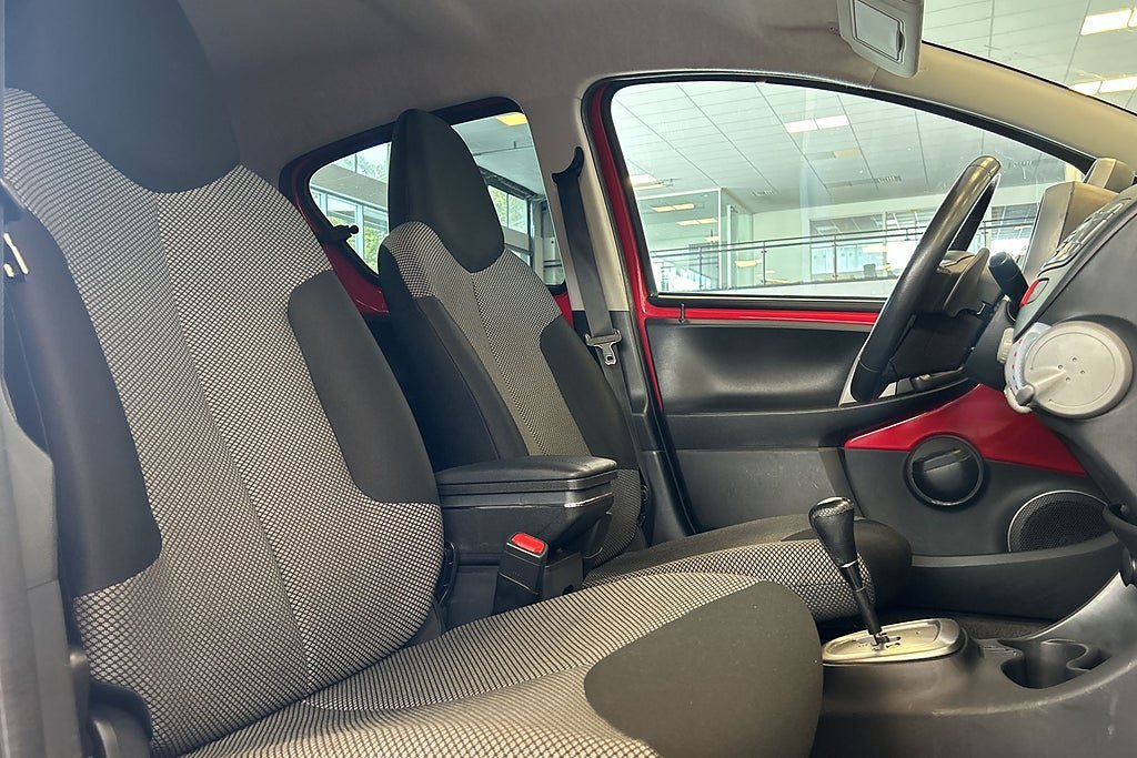 Vehicle Image 15