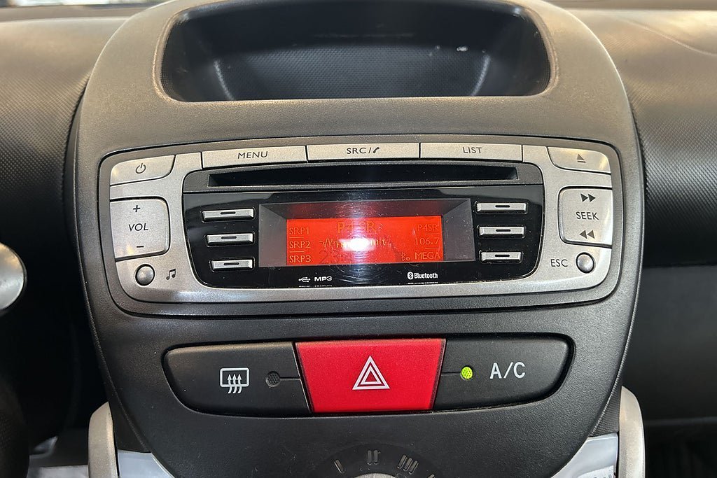 Vehicle Image 18