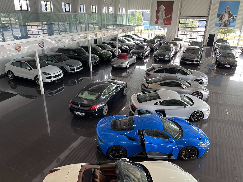 Vehicle Image 8