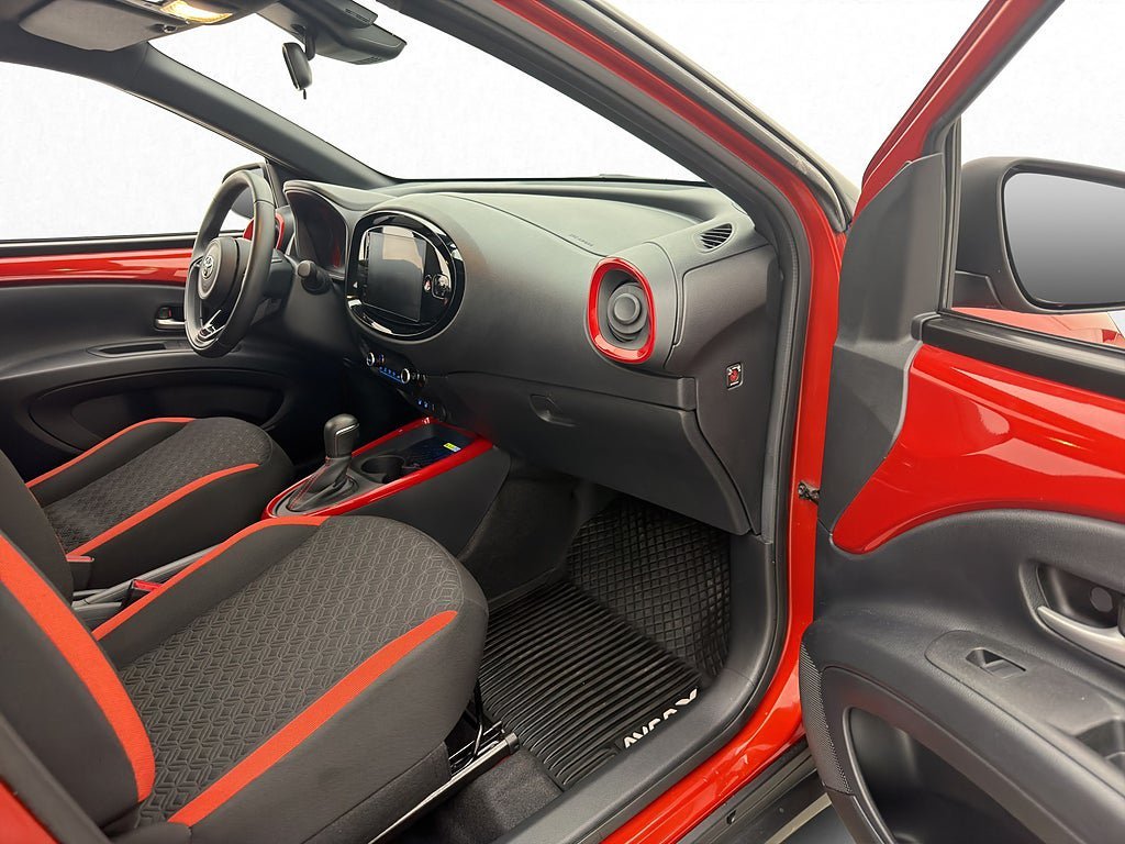 Vehicle Image 14