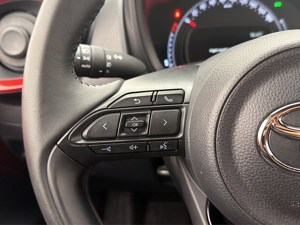 Vehicle Image 21